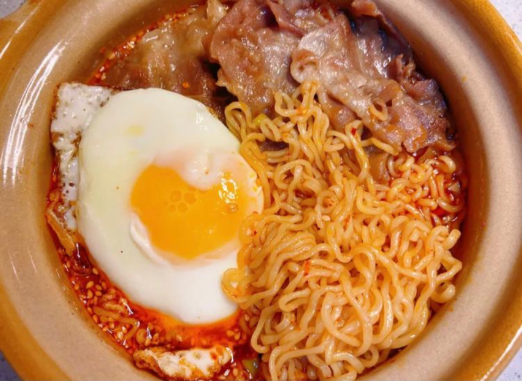 明星开了什么美食店（如果给你一次免费旅游的机会）