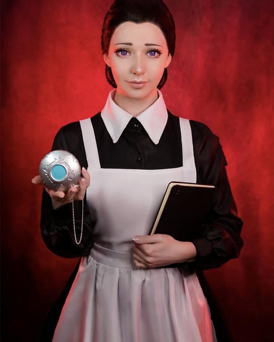 高水准的coser，专挑冷门角色还原，偏爱反派女神