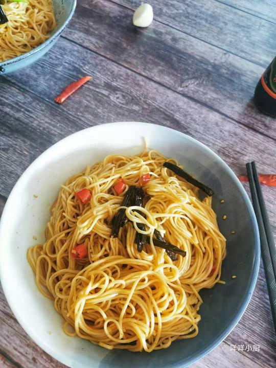 二月二，来碗龙须当早饭，鲜香美味做法简单快手，10分钟就能吃