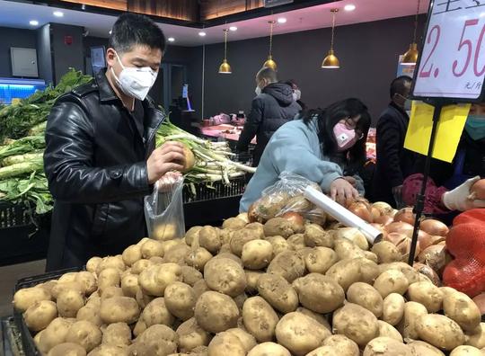 西安市场供销两旺蔬菜价格将迅速回落～
