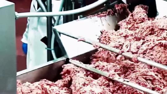 “假牛肉”大量流入市场？它是如何做出来的呢？看完赶紧告诉家人