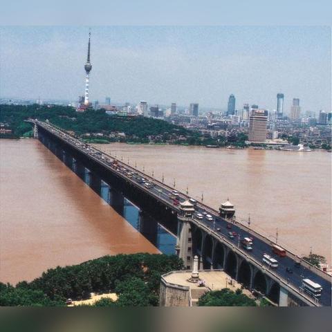 武汉市属于长江流域的什么水系？