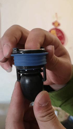 热水器插上电就叫什么原因