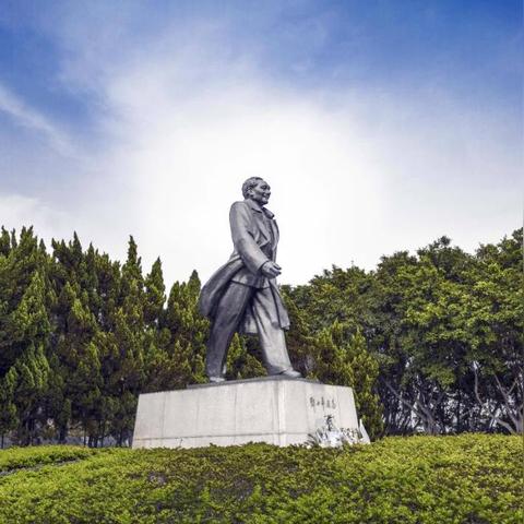 济南莲花山山体公园入口位置？