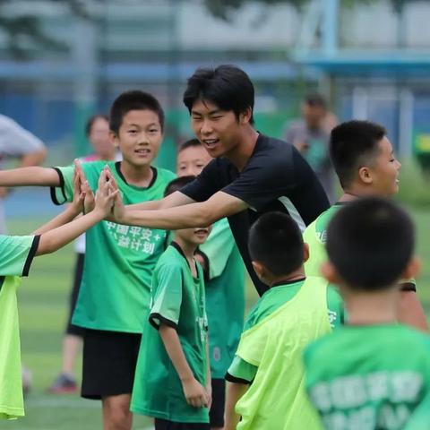 足球运动员见到母亲的长尾关键词有什么