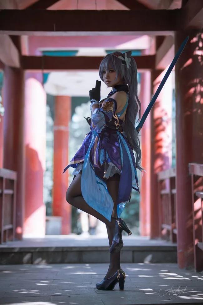 原神刻晴角色怎么样（原神平民刻晴和莫娜哪个强）