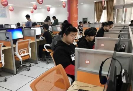 所有应届生的灵魂一问：第一份工作去大平台还是创业公司？