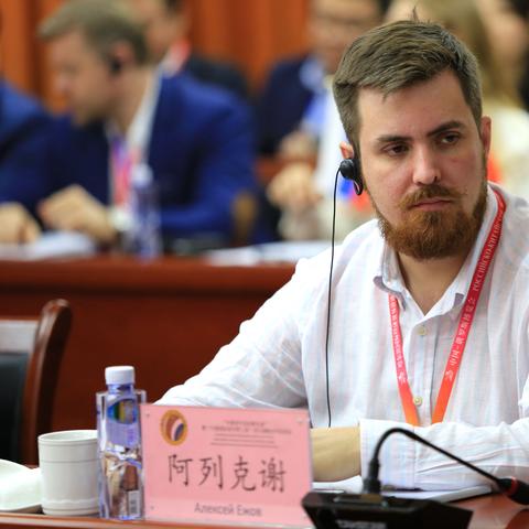 哈尔滨实木洽谈桌子相关长尾关键词有哪些