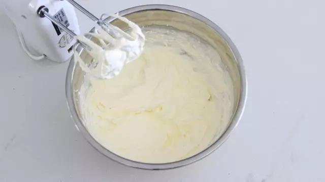 淡奶油怎么做成抹茶奶油(奶盐奶油怎么调)