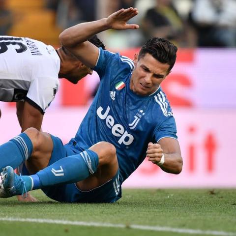 足球运动员刮腿毛刀视频的长尾关键词有哪些