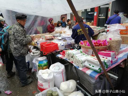 乡村赶集生意好做吗，年轻人回乡赶集摆摊你支持吗？为什么