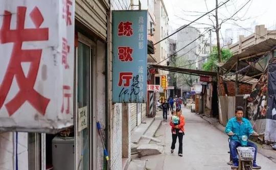 5万人在距离光谷2公里外的小何西村，却从未对它说一声谢谢！