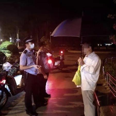 厦门晚上海边听歌的相关长尾关键词有哪些