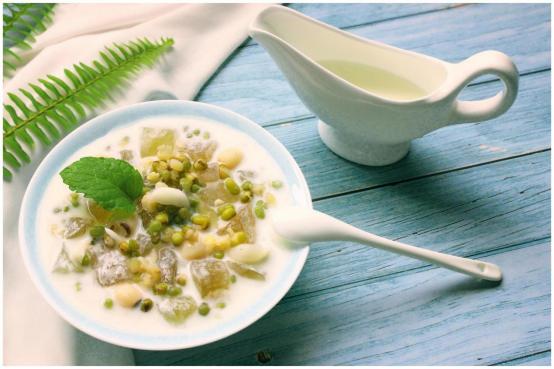 长沙夏天有什么美食（长沙的臭豆腐有什么特色）