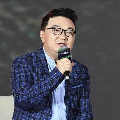 足球运动员年薪谁高些呀的长尾关键词有哪些