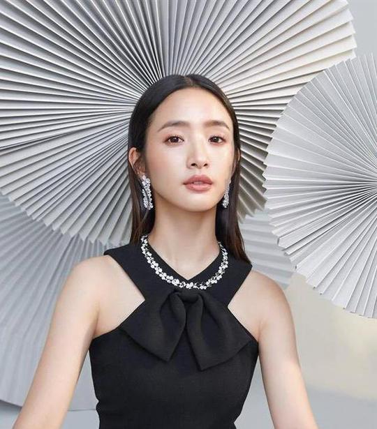 大龄女星自曝吻戏超有经验！她是偶像剧女王，人生经历坎坷