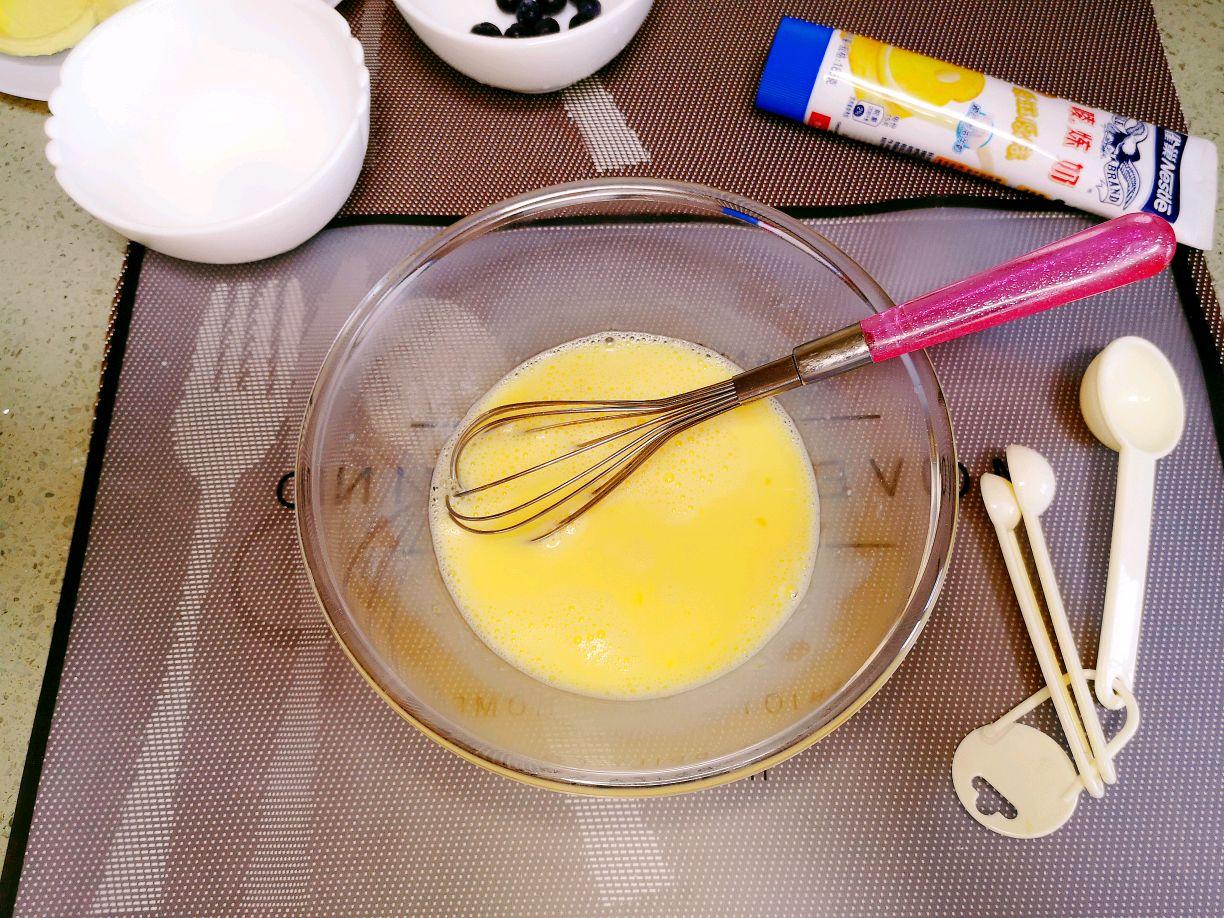 鸡蛋液加奶油怎么打成奶油(自己做蛋糕)