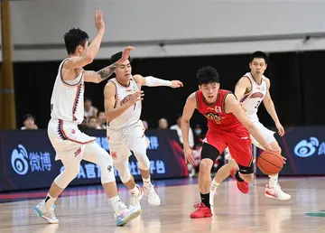 上海男篮赛程 上海男篮想要拿到季后赛门票还得过几关?(图1)