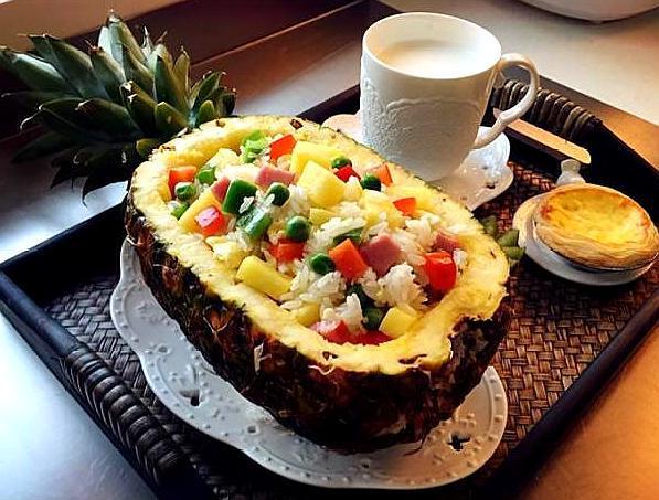 菠萝能做什么美食（菠萝做成什么样的甜品比较好吃）