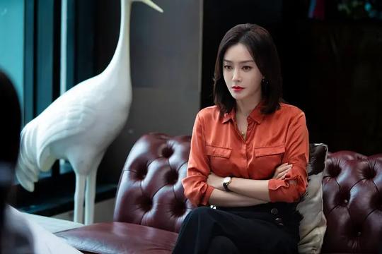 《怪你过分美丽》，莫向晚，完美诠释职场里“乘风破浪的姐姐”