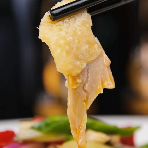 广州市飞新疆多少钱