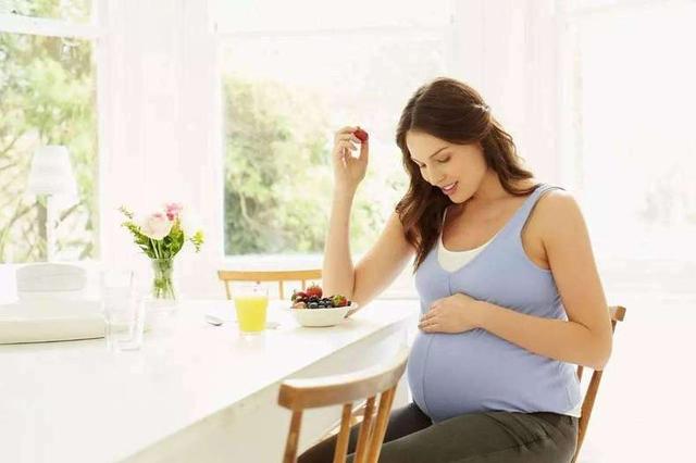 孕妈妈在孕早、中、晚期该怎么补钙呢