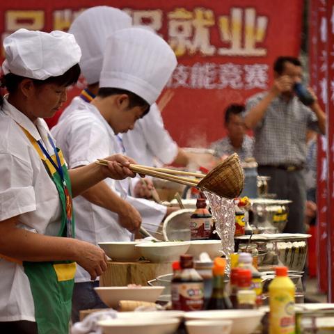 桂林米粉的市场背景相关长尾关键词有哪些