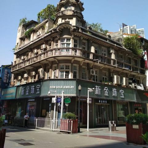 武汉市江汉区有什么大型商场