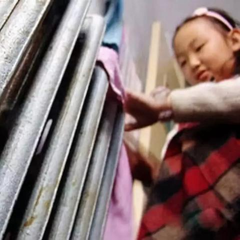 保定市修大门的电话是多少