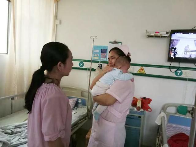 刚出生的宝宝为什么都会哭