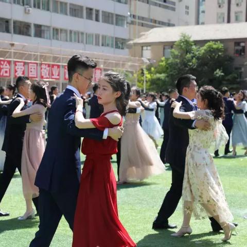 兰州市哪里订结婚男西服
