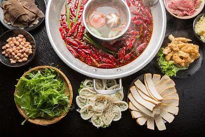 我们可以吃什么美食（春天夏天我们多吃热性的食物）