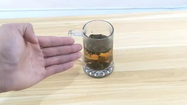 剩的茶水可以干嘛_剩下茶水可以做什么