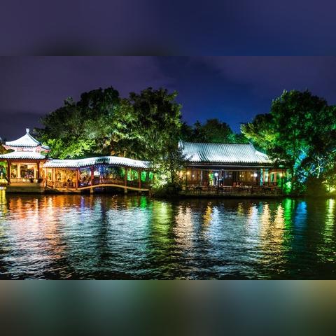 桂林榕湖上的玻璃桥相关长尾关键词有哪些