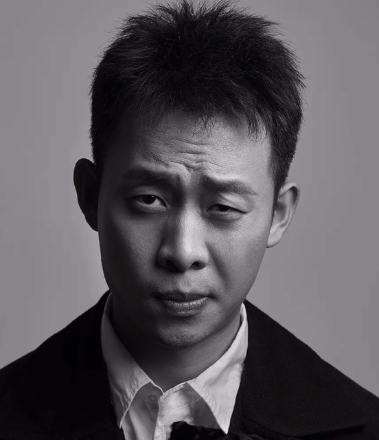 张艺谋凭什么值得敬佩