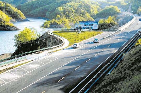 十堰公路总里程2.93万公里“三横两纵”高速路网形成