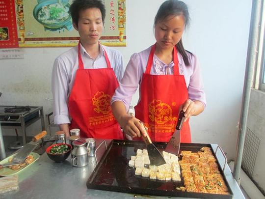 学校门口卖什么小吃利润高，有哪些适合一个做的小吃生意？