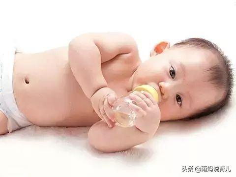 母乳喂养该怎么衡量喂奶量