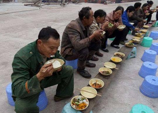 包工头抱怨招工难，农民埋怨找活难，谁在说谎？专家的话扎心了