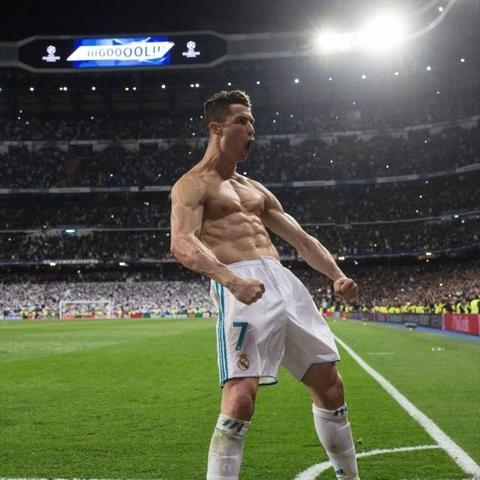 足球新闻（足球新闻，赛场内外的精彩瞬间）