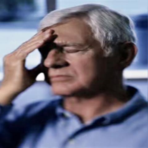 请问在合肥工地上干活途中摔倒导致心脏血管破裂找工地老板有用吗？