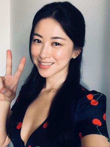  朱珠沙滩比基尼照片