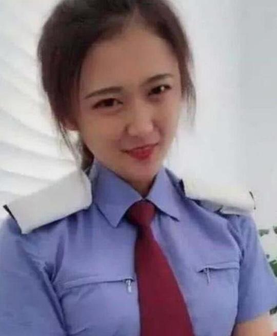 抖音“最美警花”火了，却总说自己胖，网友：都胖在该胖的地方！