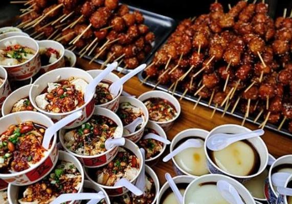 美食可以想到什么词语（形容食物很美味的成语有哪些）