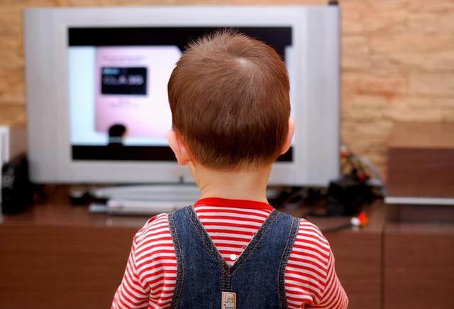 宝宝看电视真的有好处吗 宝宝看电视真的有好处吗