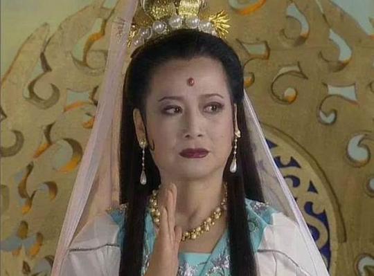 唯一把“观音菩萨”演活的演员，却因一些怪事，让她频繁进出寺庙