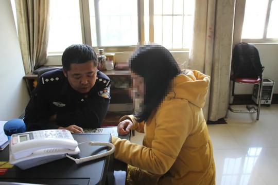 曲靖一女士被人冒充领导诈骗5.5万元，民警跨省追击
