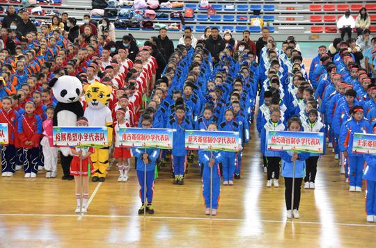 民乐县新天寄宿制小学参加民乐县“庆元旦”中小学生跳绳比赛硕果累累