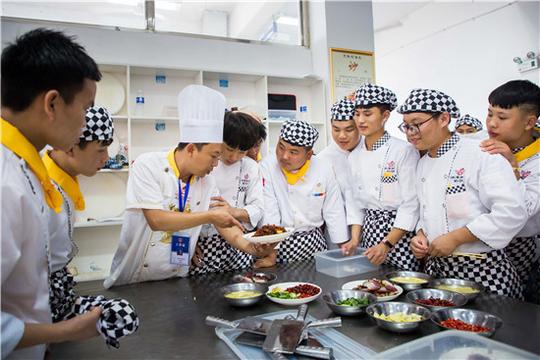 铜仁市交通学校：“订单式”人才培养让学生就业不愁