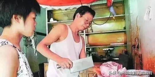 中育天成|那些初中就辍学的小姑娘都怎么生活的？